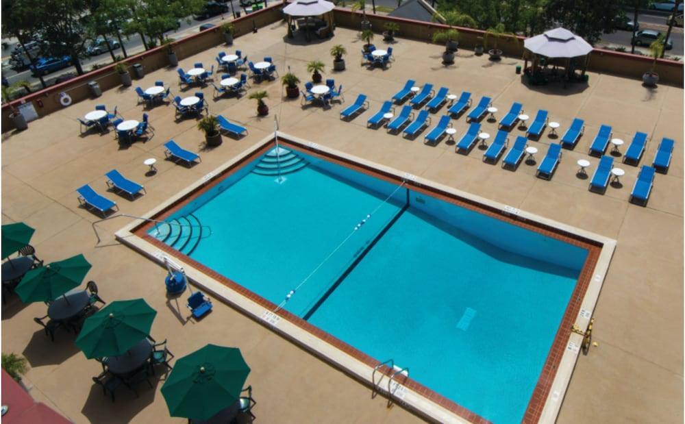 Holiday Inn Gainesville-University Center By Ihg Exterior photo