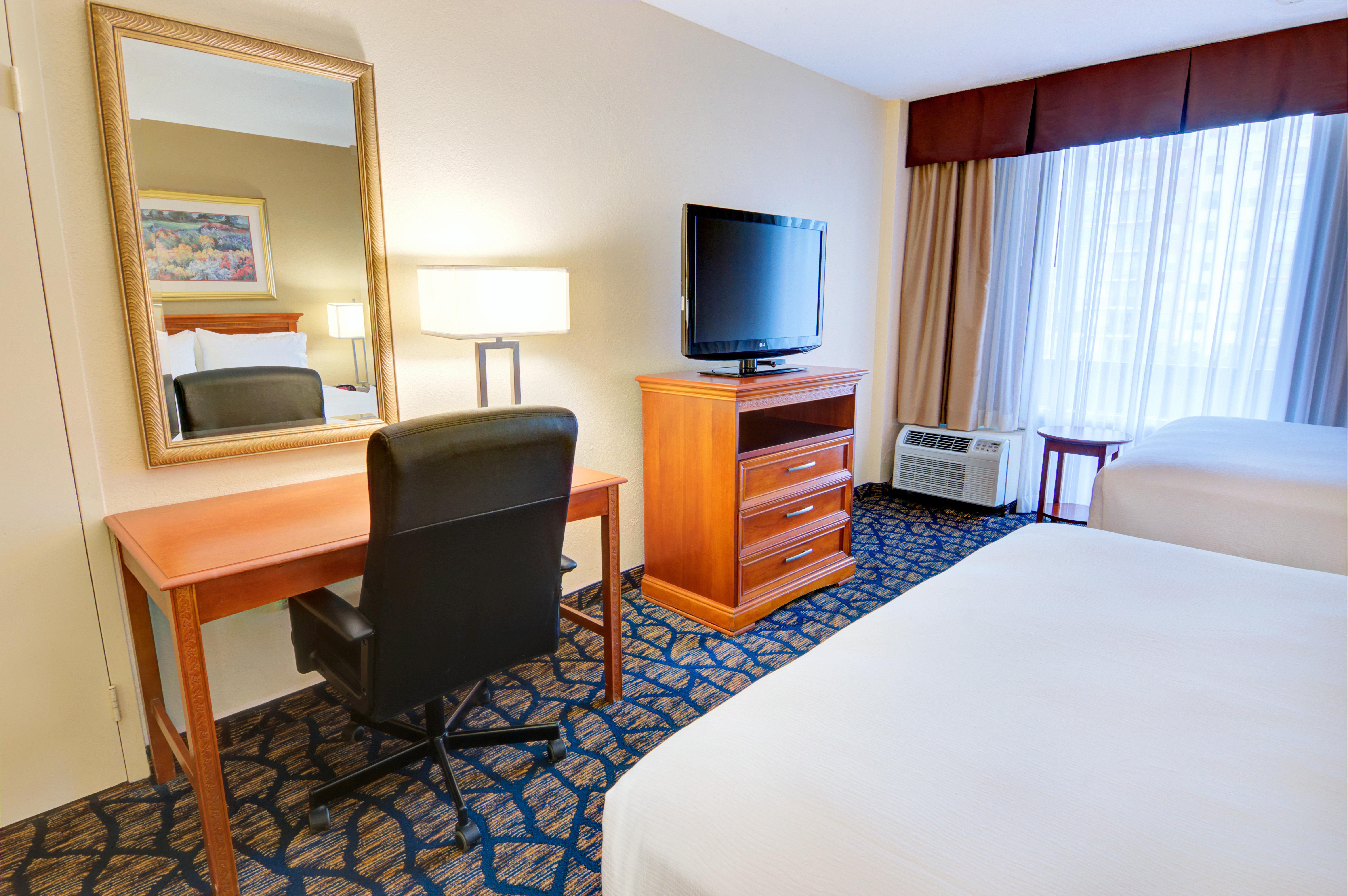 Holiday Inn Gainesville-University Center By Ihg Exterior photo