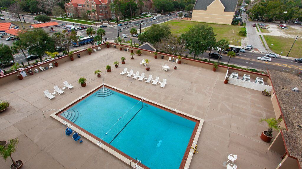 Holiday Inn Gainesville-University Center By Ihg Exterior photo